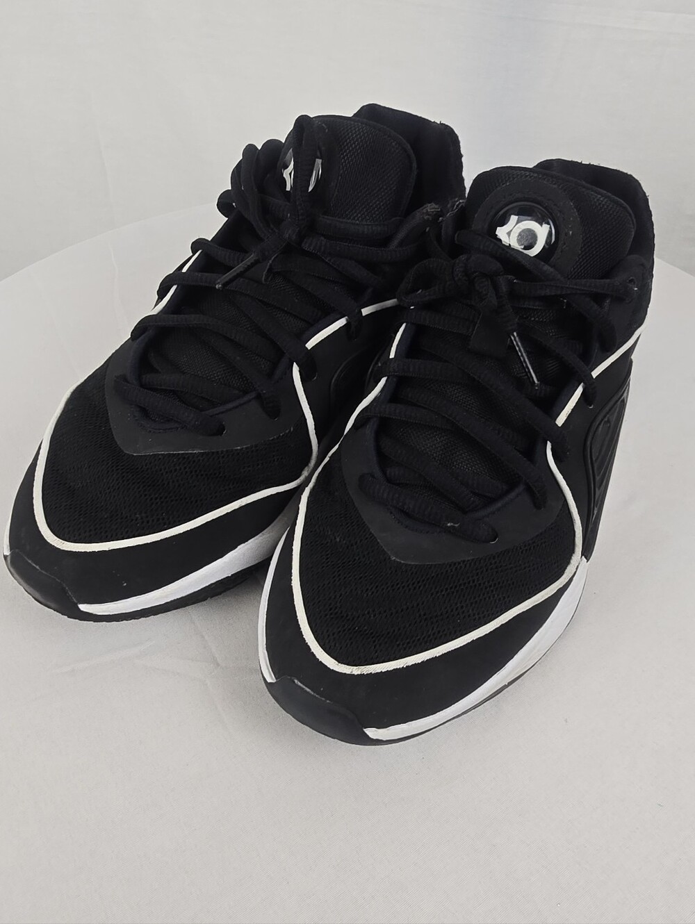 Nike KD16 Basketball Athletic Black/White Shoe Sz Men 6 Women 7.5